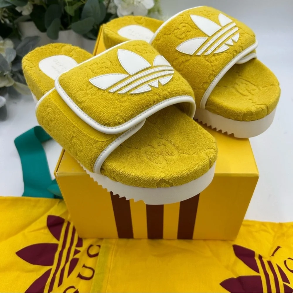 Women’s Gucci X Adidas monogram Terry slide size 38 made in Italy - Picture 3 of 11